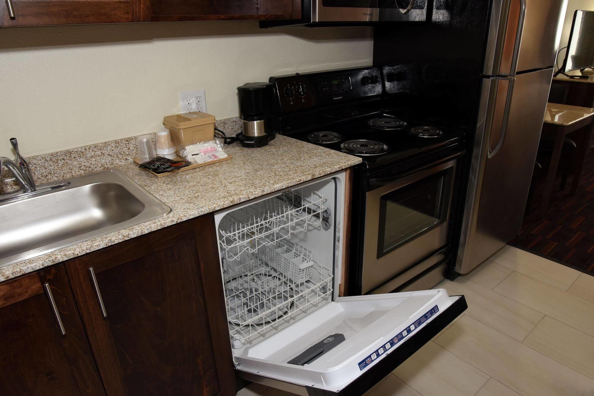 Home Away Kitchen Suites Enid ภายนอก รูปภาพ
